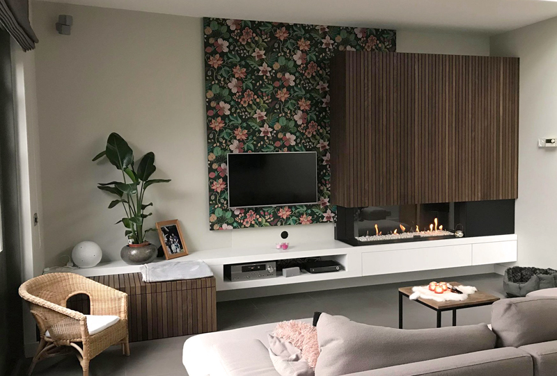 stijlvol haardmeubel met verlichting en tv-meubel